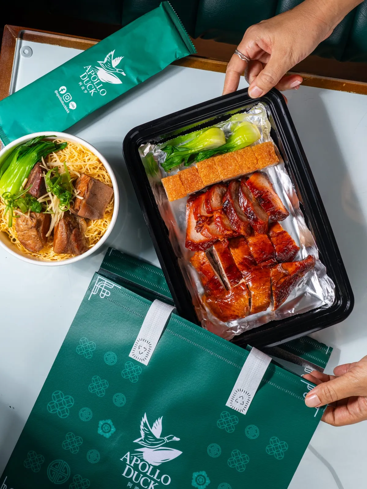หมูกรอบแพ็คกล่องเดลิเวอรี่